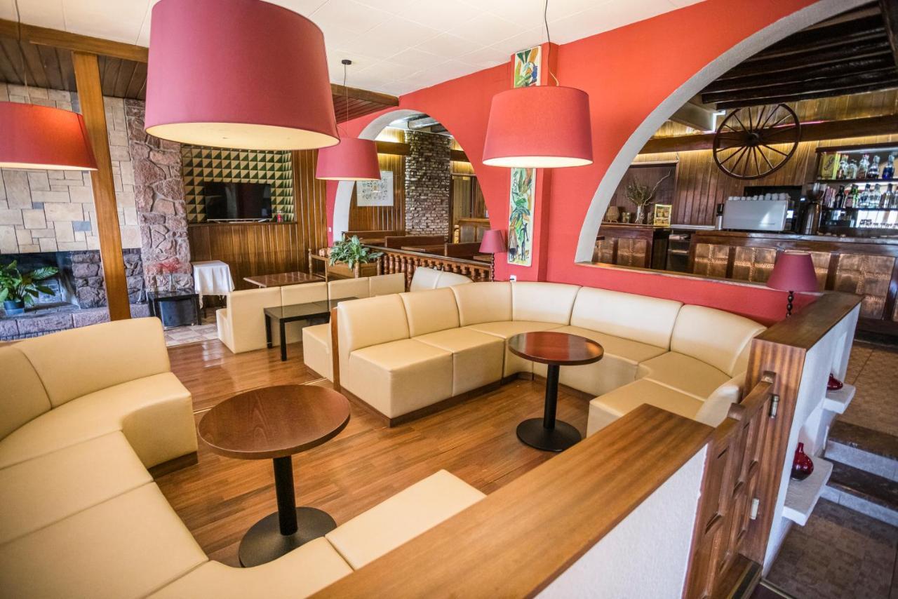 Can Fisa Hotel&Apartments Corbera de Llobregat Buitenkant foto